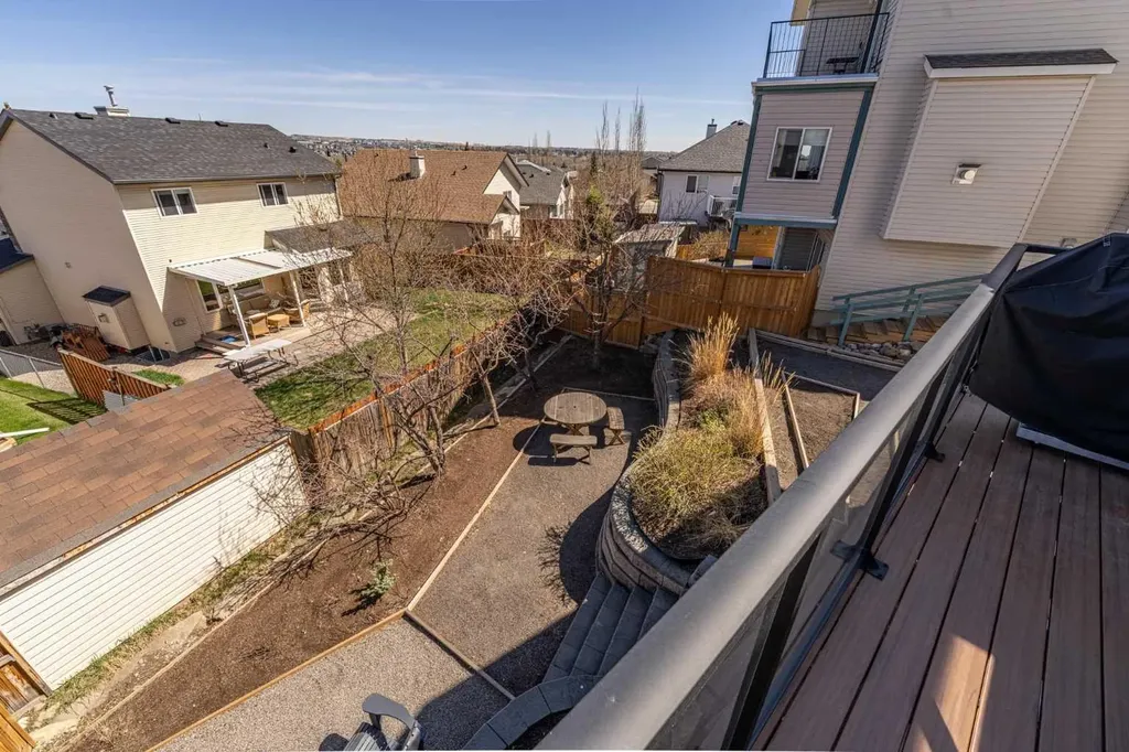 8 Sheep River Hill Okotoks AB T1S 1X2