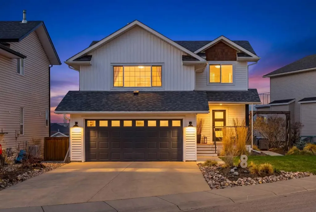 8 Sheep River Hill Okotoks AB T1S 1X2