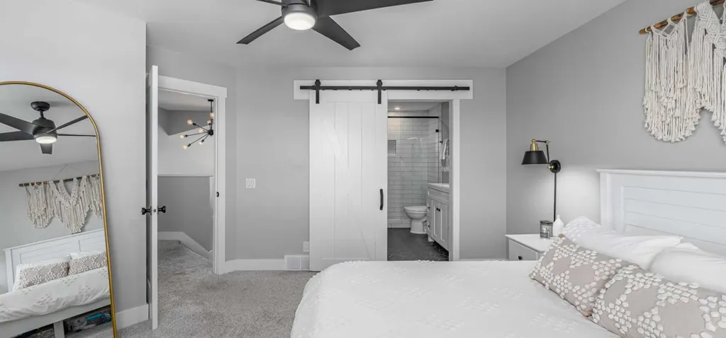 8 Sheep River Hill Okotoks AB T1S 1X2