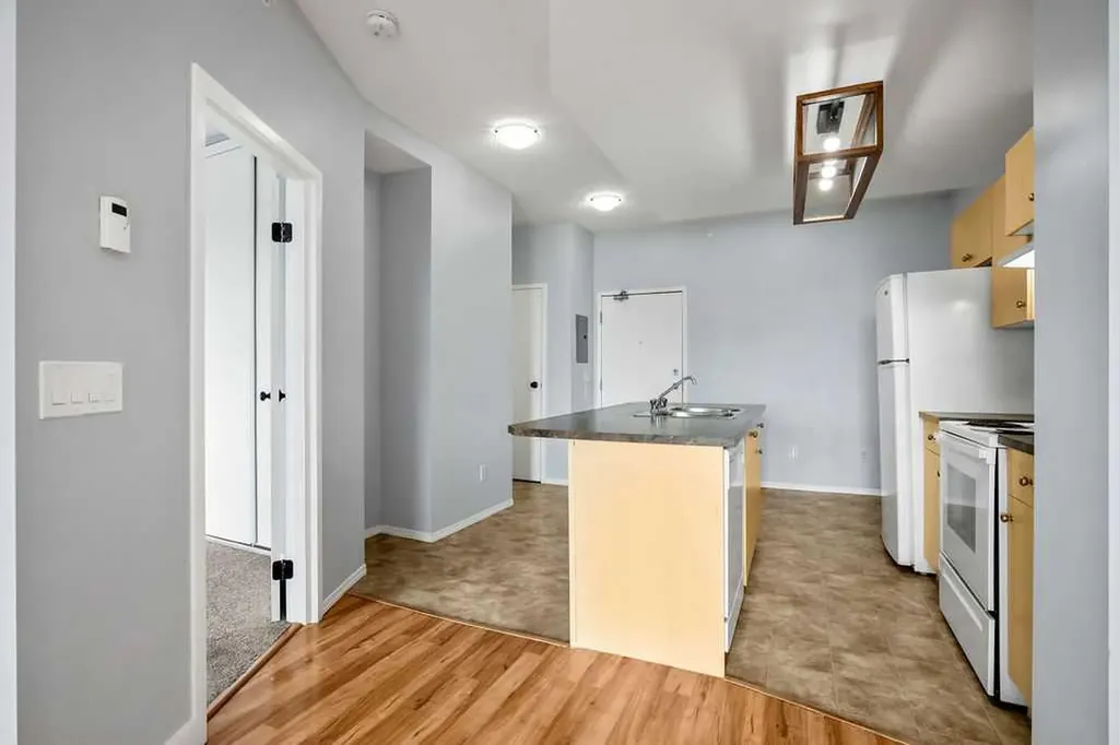73 Erin Woods Court SE Calgary AB t2b3v2