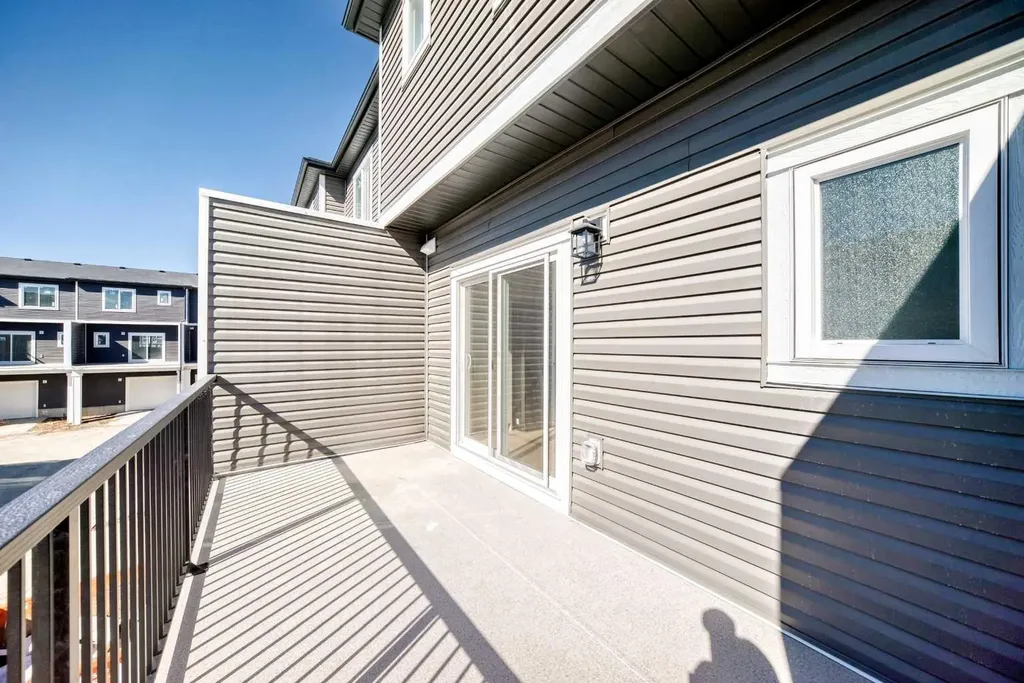 21 Cornergate Place NE Calgary AB T3N 2K5