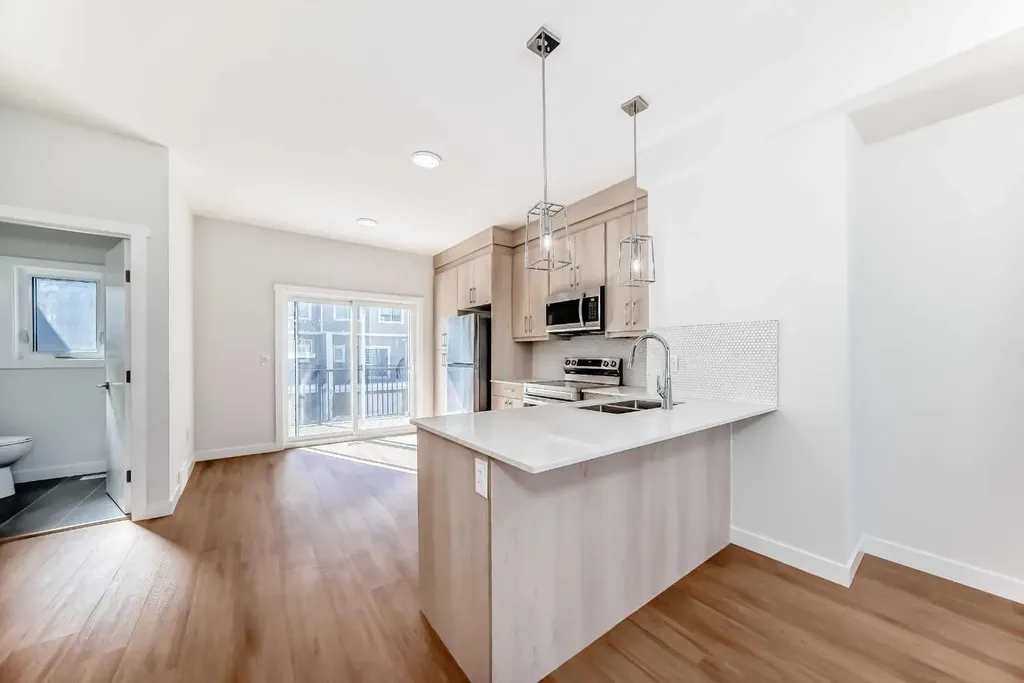 21 Cornergate Place NE Calgary AB T3N 2K5