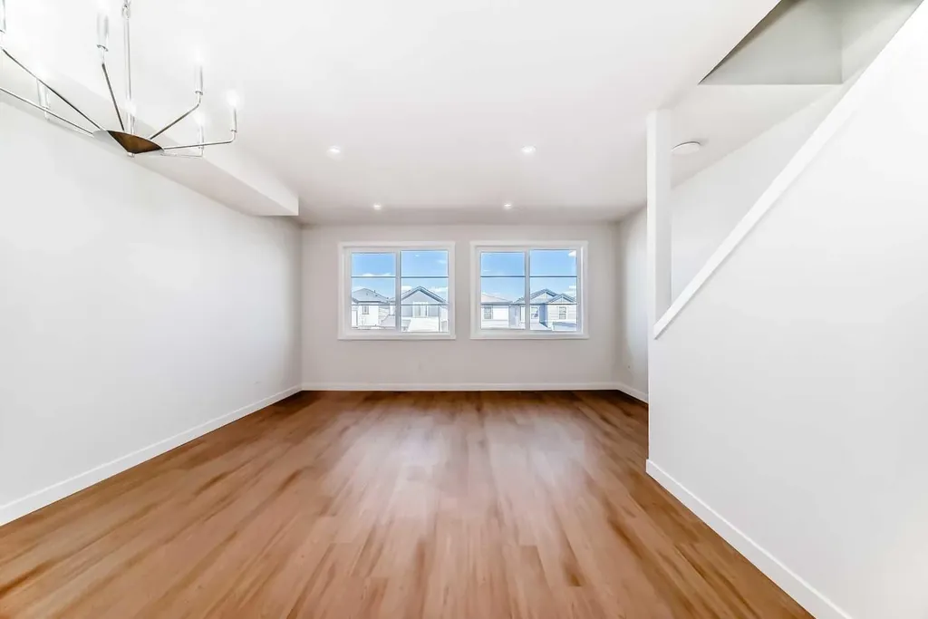 21 Cornergate Place NE Calgary AB T3N 2K5