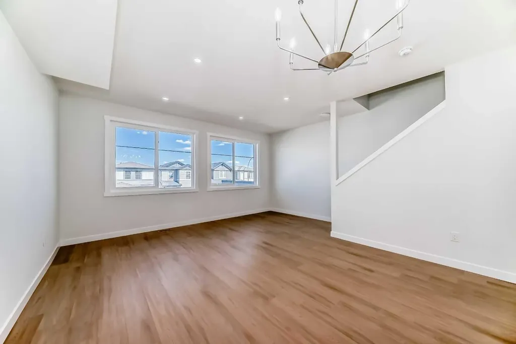 21 Cornergate Place NE Calgary AB T3N 2K5