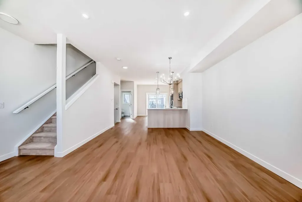 21 Cornergate Place NE Calgary AB T3N 2K5