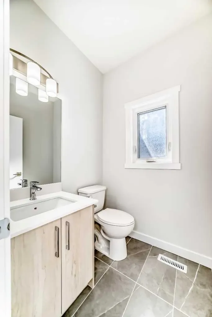 21 Cornergate Place NE Calgary AB T3N 2K5