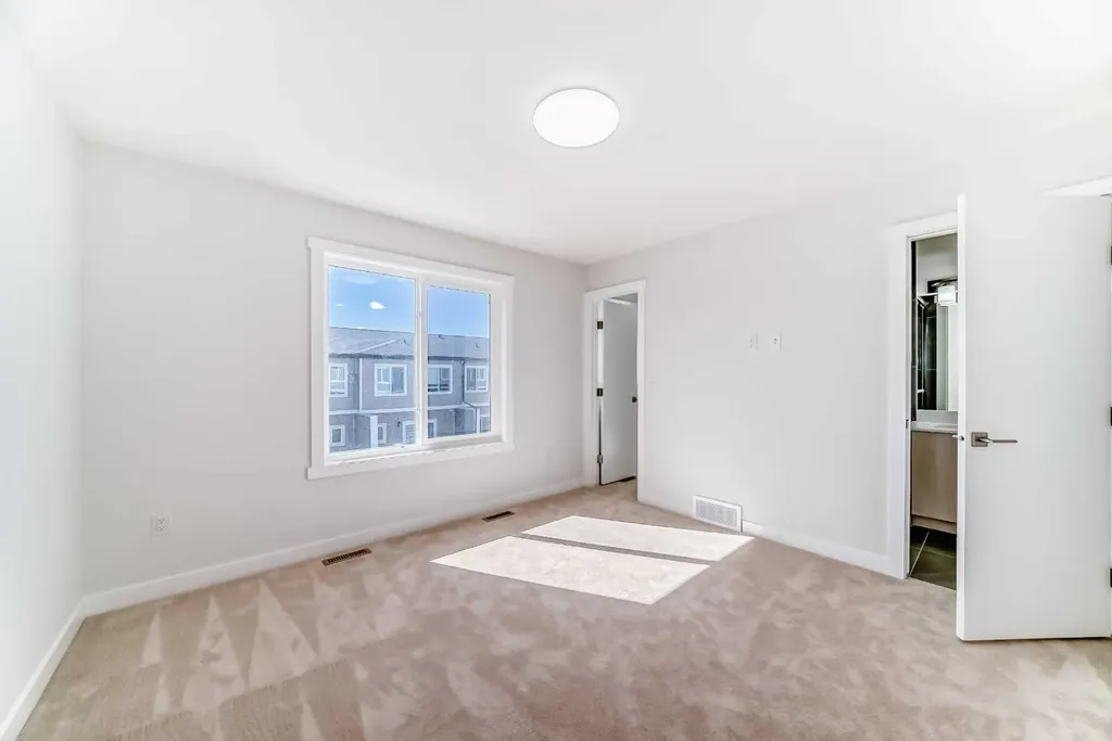 21 Cornergate Place NE Calgary AB T3N 2K5