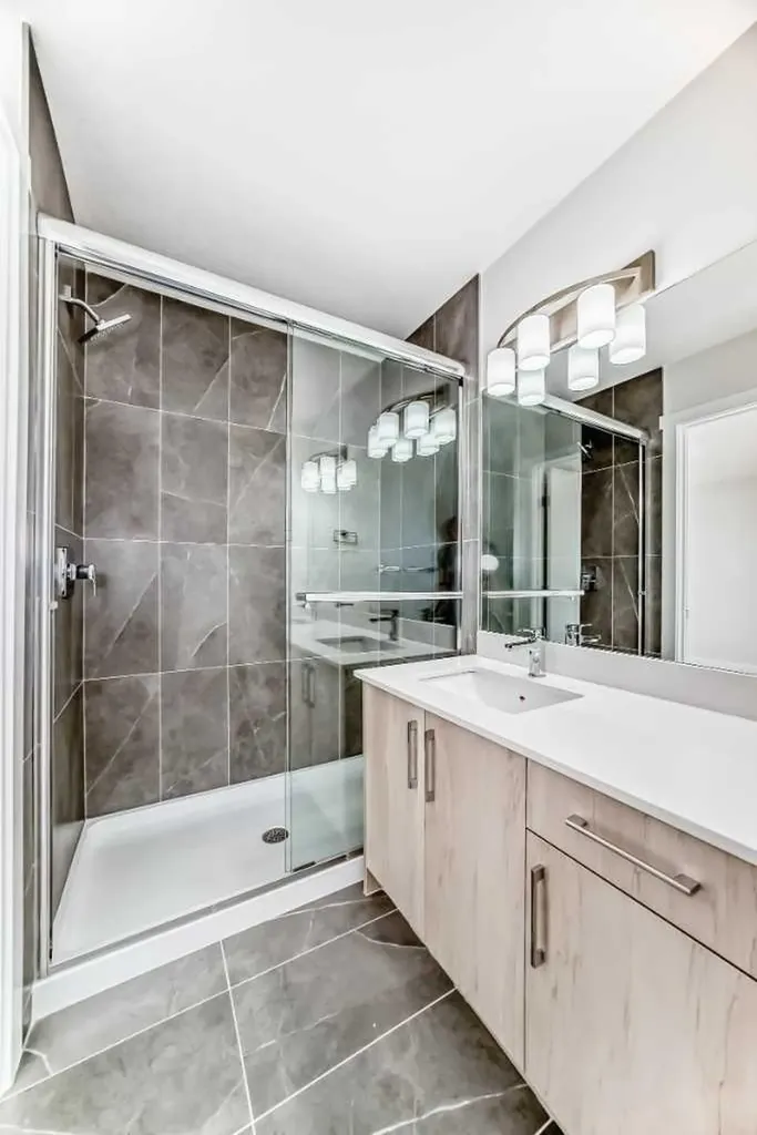 21 Cornergate Place NE Calgary AB T3N 2K5