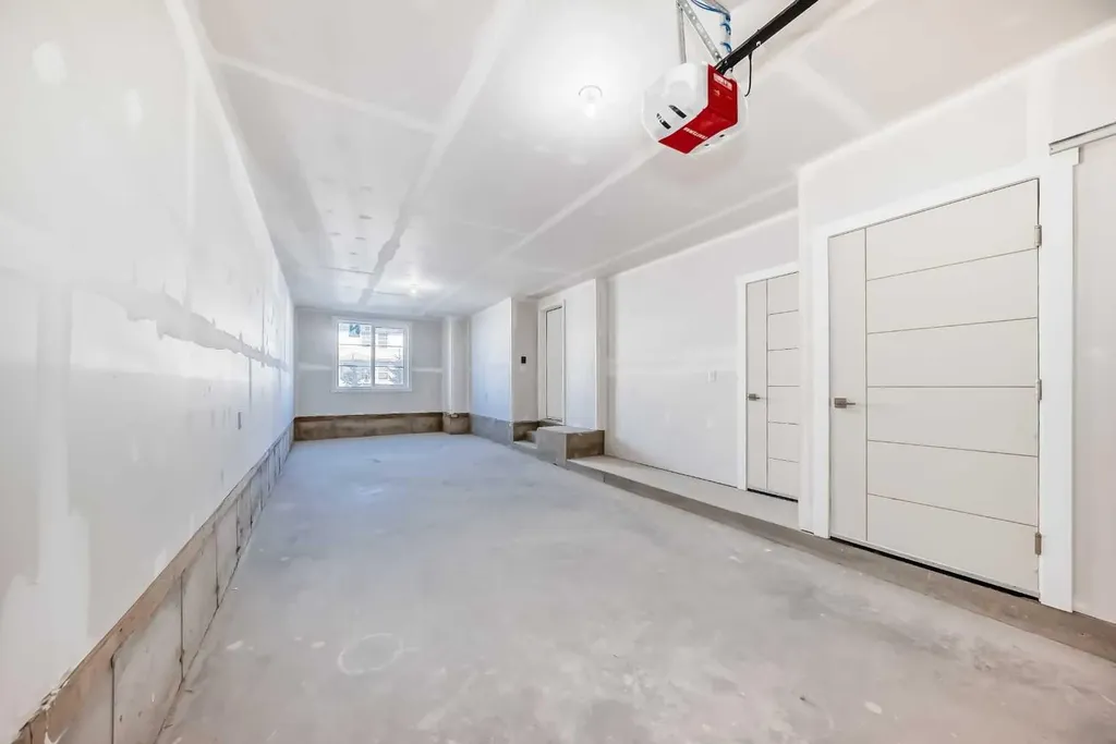21 Cornergate Place NE Calgary AB T3N 2K5