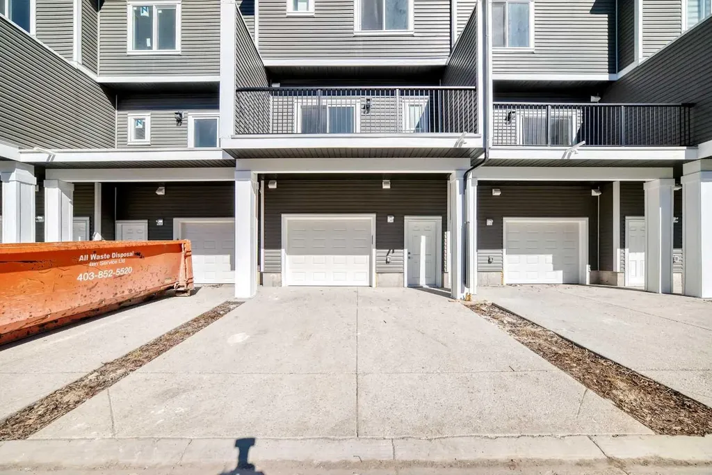 21 Cornergate Place NE Calgary AB T3N 2K5