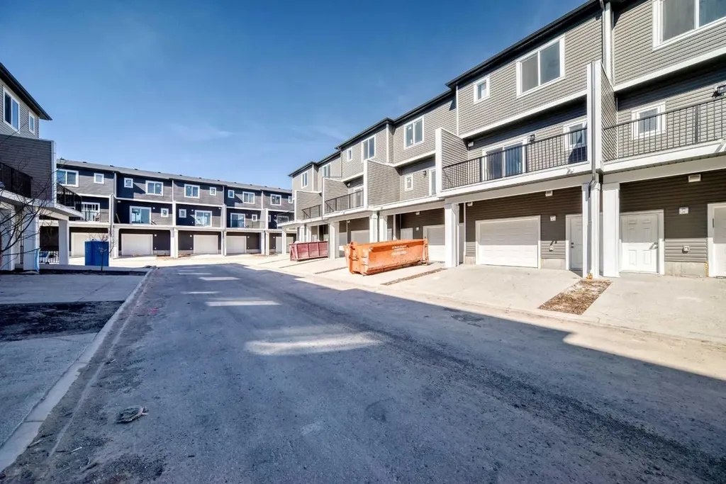 21 Cornergate Place NE Calgary AB T3N 2K5