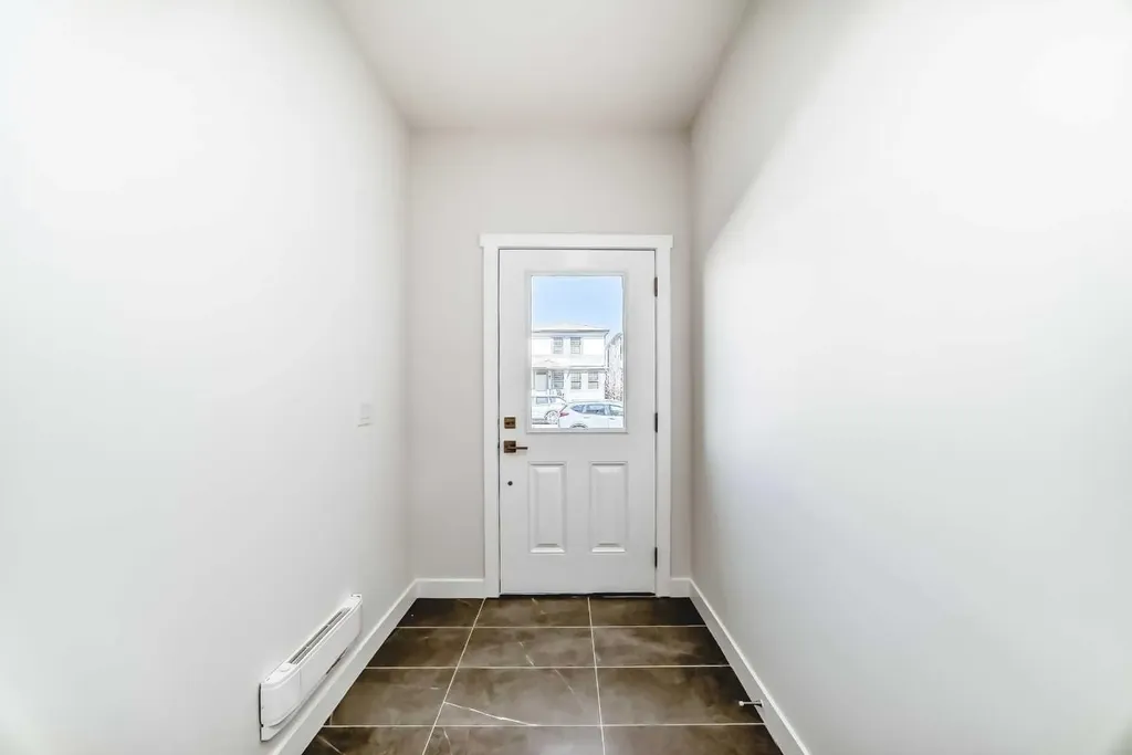 21 Cornergate Place NE Calgary AB T3N 2K5