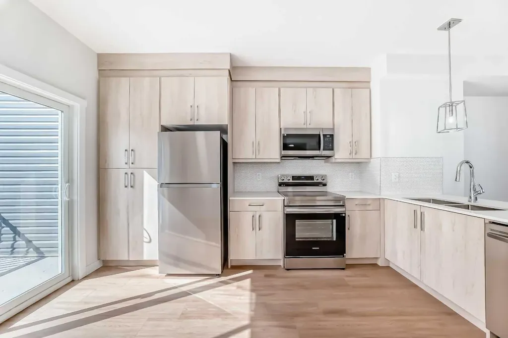 21 Cornergate Place NE Calgary AB T3N 2K5