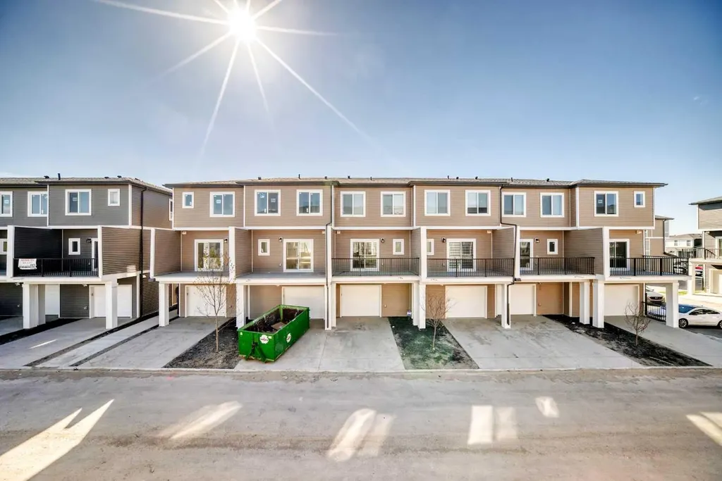 21 Cornergate Place NE Calgary AB T3N 2K5