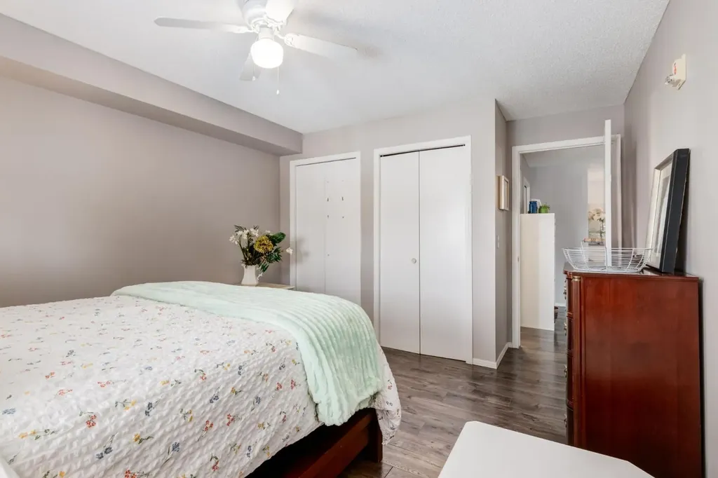 12 Cimarron Common Okotoks AB T1S 2G1