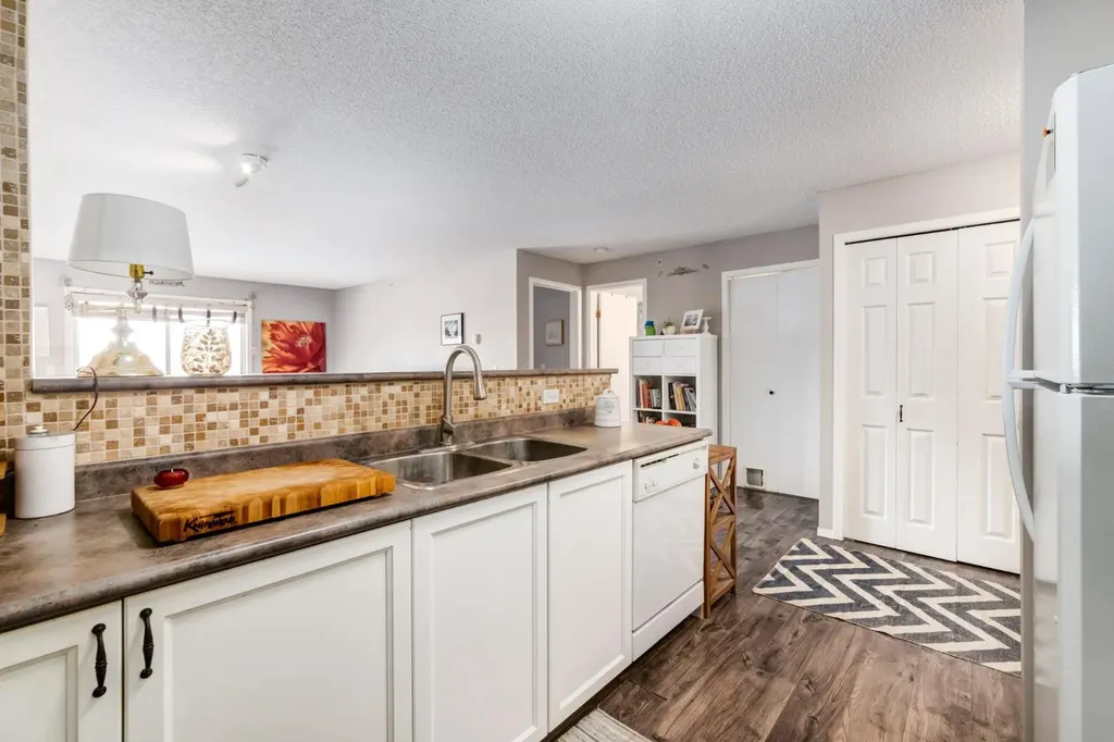 12 Cimarron Common Okotoks AB T1S 2G1