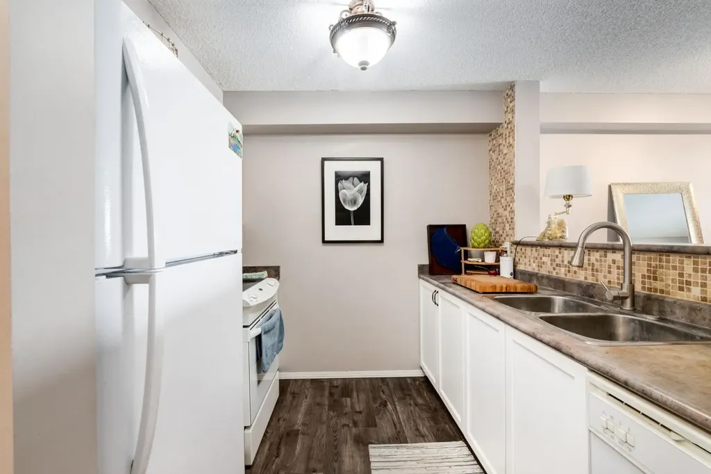 12 Cimarron Common Okotoks AB T1S 2G1