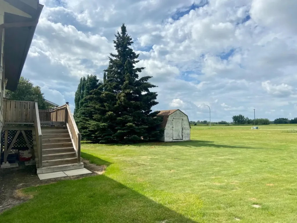 10624 103 Street Fairview AB T0H 1L0