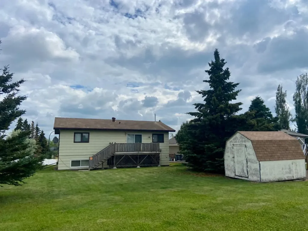 10624 103 Street Fairview AB T0H 1L0