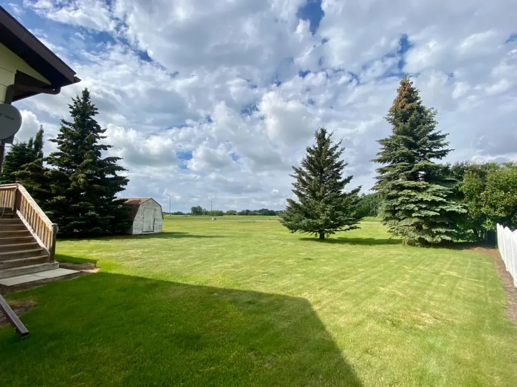 10624 103 Street Fairview AB T0H 1L0