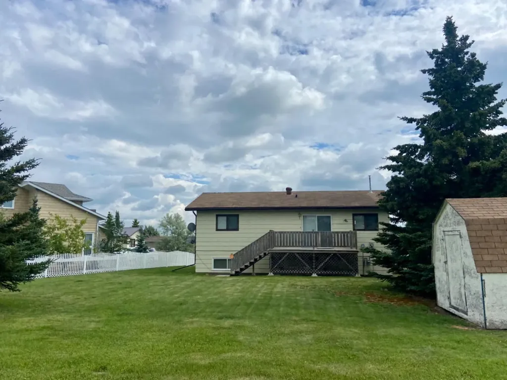 10624 103 Street Fairview AB T0H 1L0