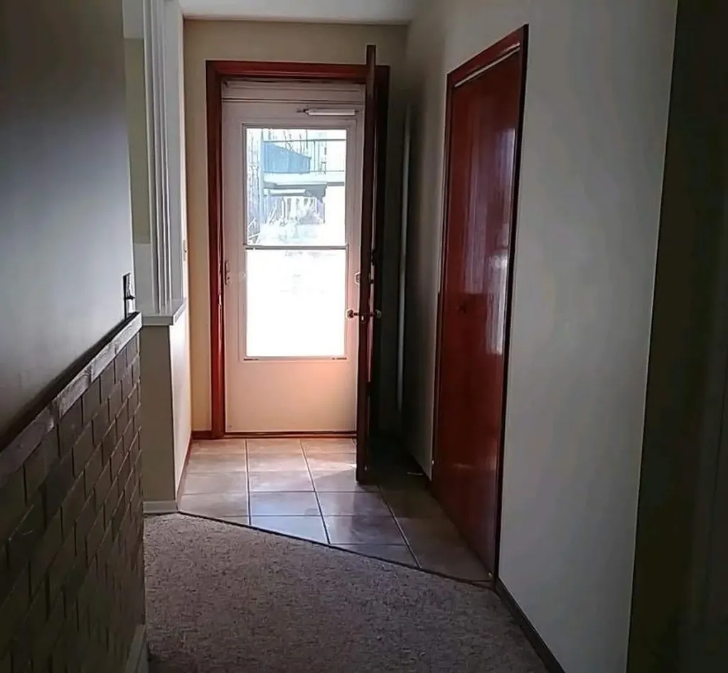 5424 51 Avenue Rocky Mountain House AB T4T 1E8