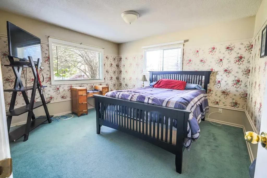 5424 51 Avenue Rocky Mountain House AB T4T 1E8