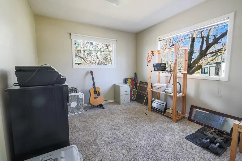 5424 51 Avenue Rocky Mountain House AB T4T 1E8