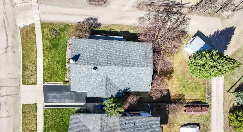 5424 51 Avenue Rocky Mountain House AB T4T 1E8