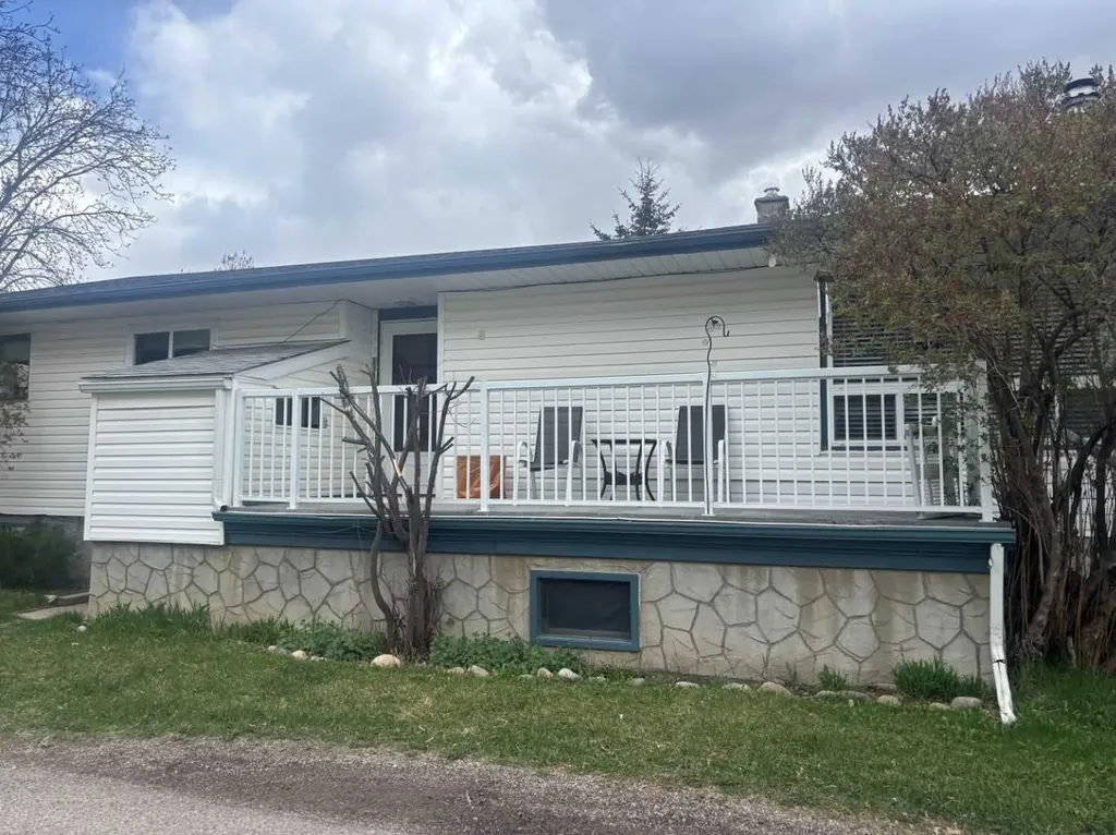 5424 51 Avenue Rocky Mountain House AB T4T 1E8