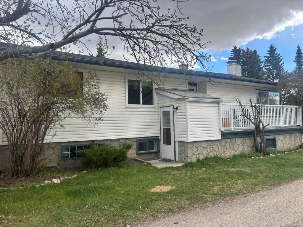 5424 51 Avenue Rocky Mountain House AB T4T 1E8