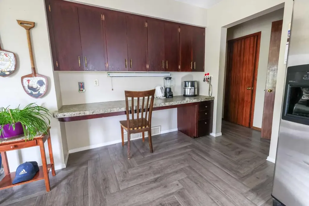 5424 51 Avenue Rocky Mountain House AB T4T 1E8