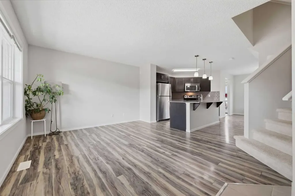 93 Sunvalley Road Cochrane AB T4C0X7