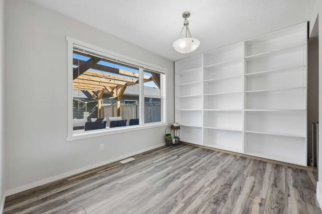 93 Sunvalley Road Cochrane AB T4C0X7