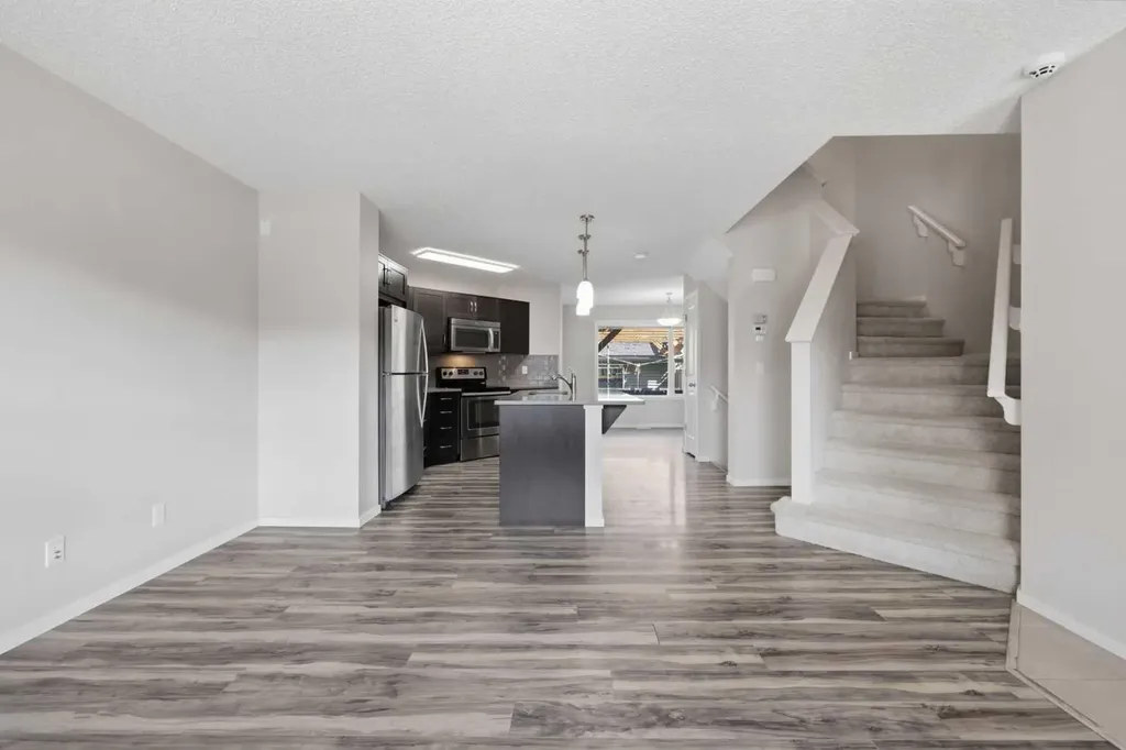 93 Sunvalley Road Cochrane AB T4C0X7