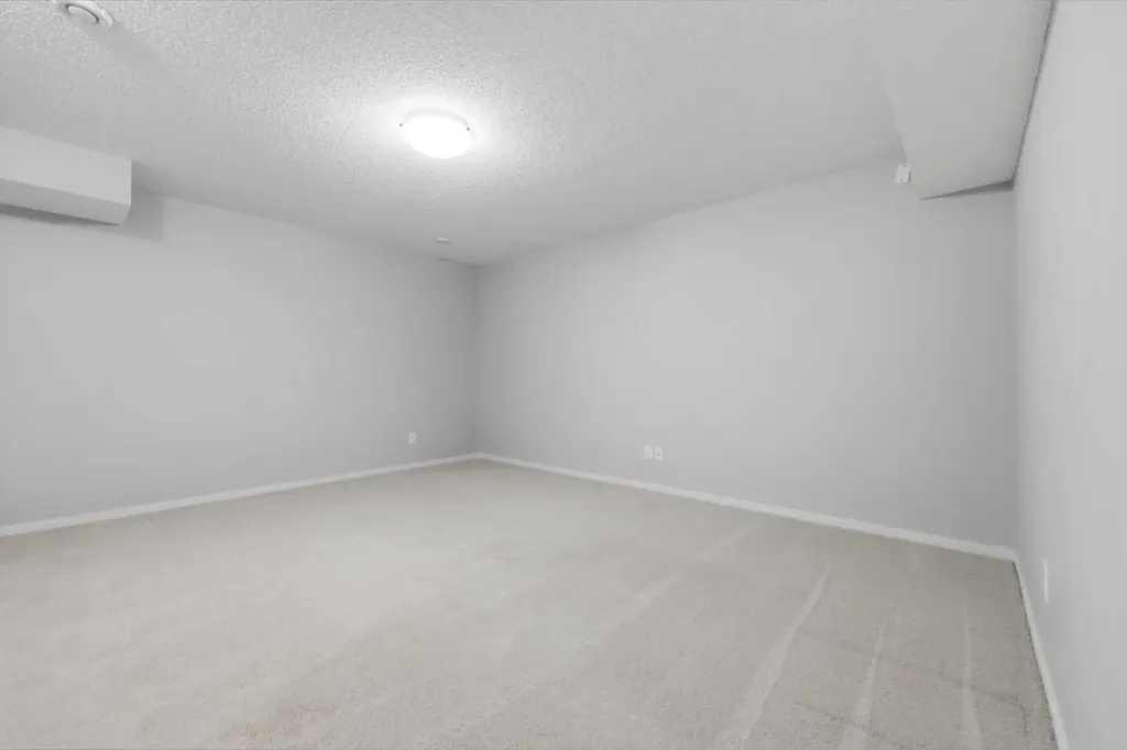 93 Sunvalley Road Cochrane AB T4C0X7