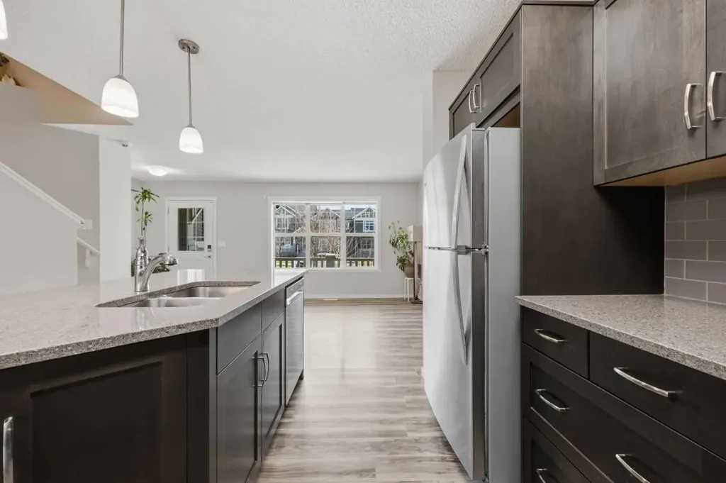 93 Sunvalley Road Cochrane AB T4C0X7
