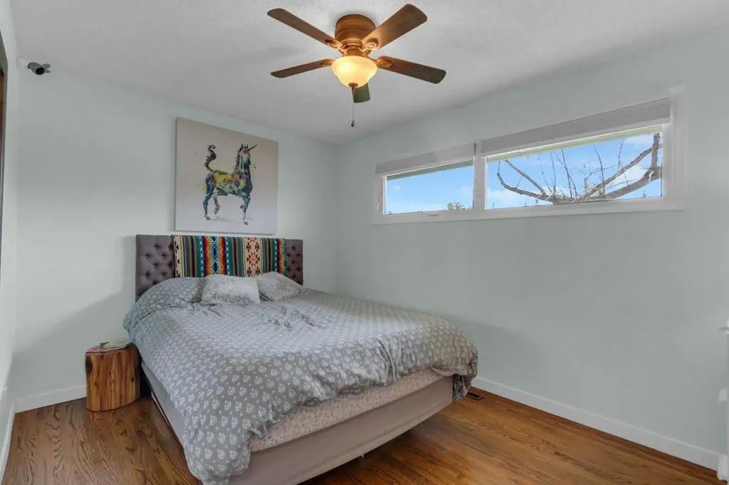 2728 45 Street SW Calgary AB T3E 3Y4