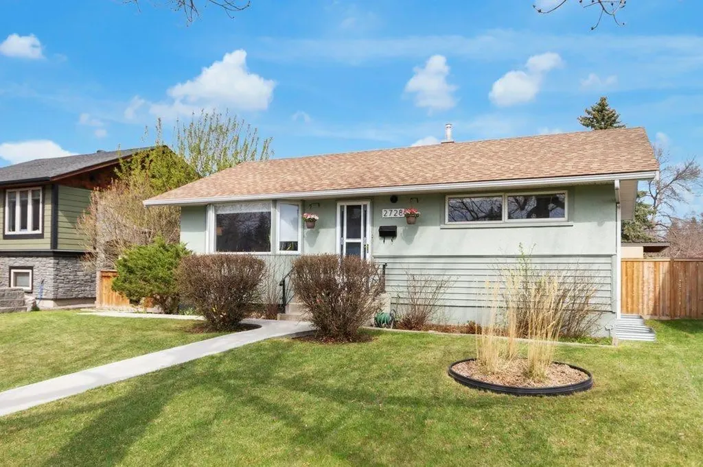 2728 45 Street SW Calgary AB T3E 3Y4