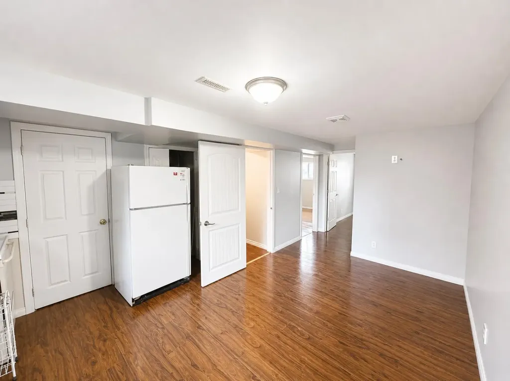 422 40 Street NE Calgary AB T2A0M5
