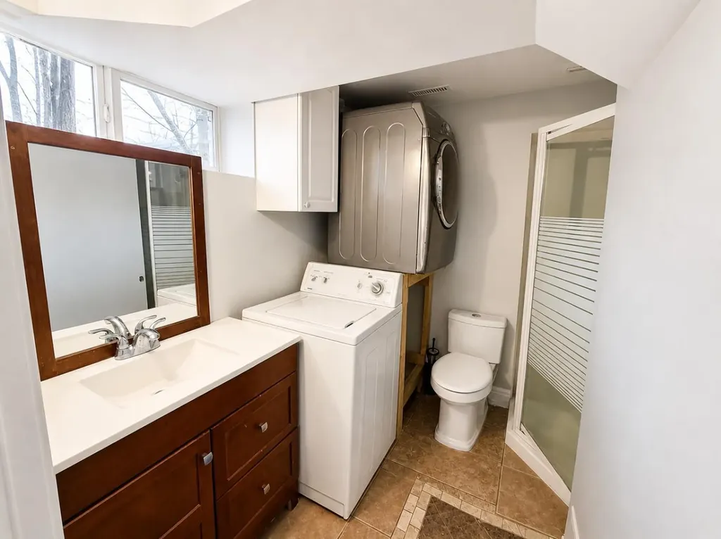 422 40 Street NE Calgary AB T2A0M5