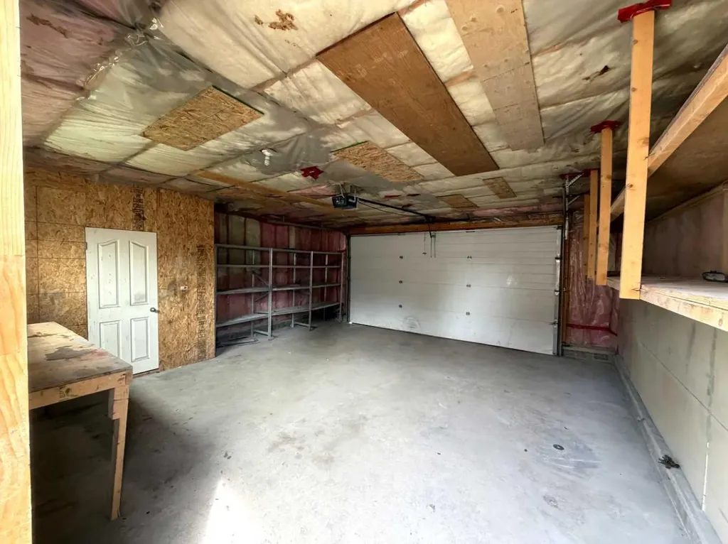 422 40 Street NE Calgary AB T2A0M5
