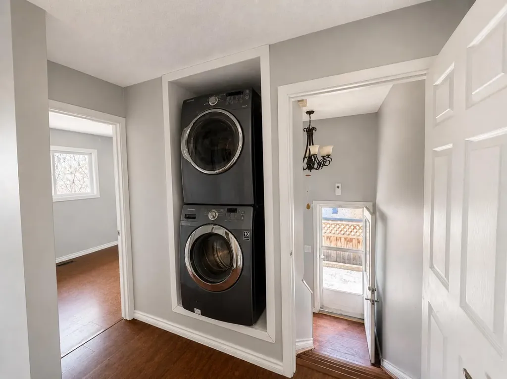 422 40 Street NE Calgary AB T2A0M5