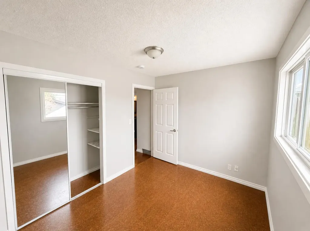 422 40 Street NE Calgary AB T2A0M5