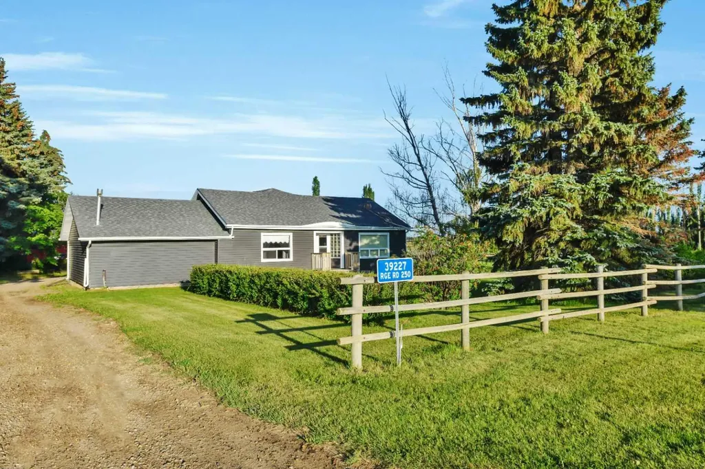 39227 Range Road 250 Rural Lacombe County AB T0C 0Y0