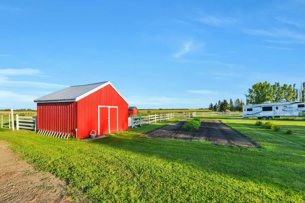 39227 Range Road 250 Rural Lacombe County AB T0C 0Y0