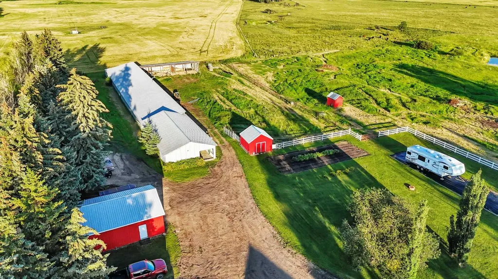 39227 Range Road 250 Rural Lacombe County AB T0C 0Y0