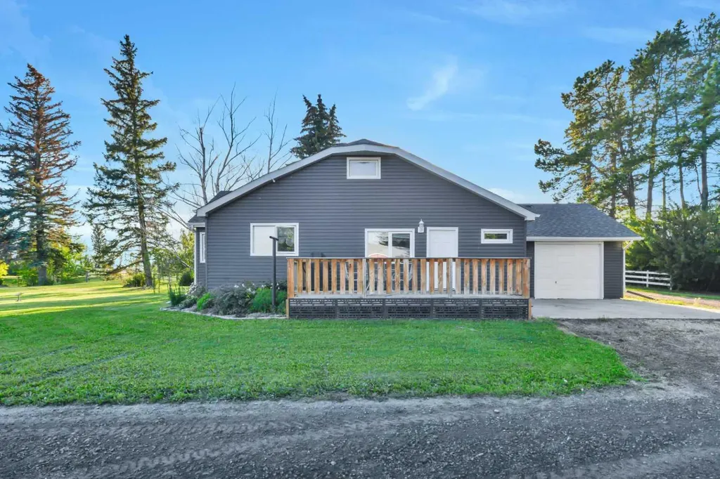 39227 Range Road 250 Rural Lacombe County AB T0C 0Y0