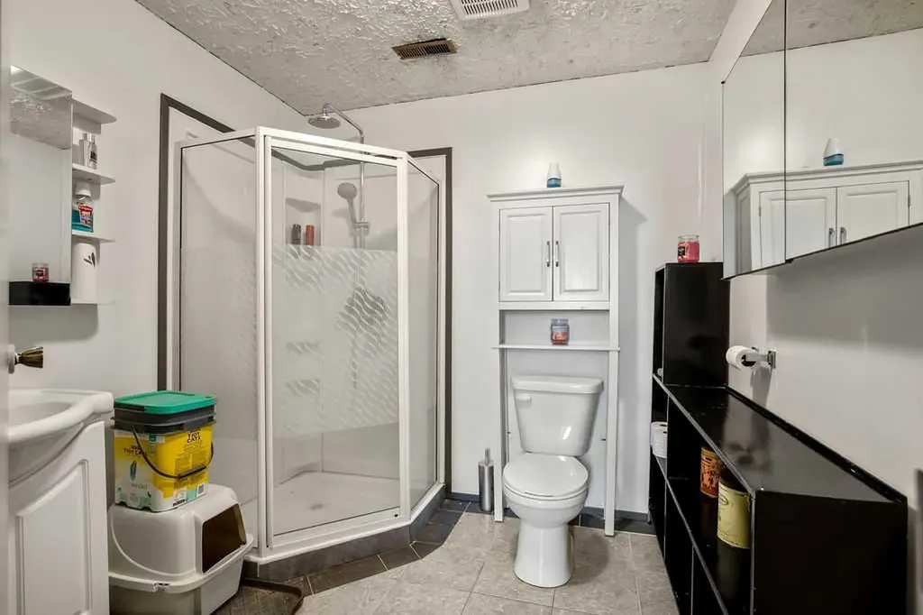 13 Park Road Strathmore AB T1P1H6
