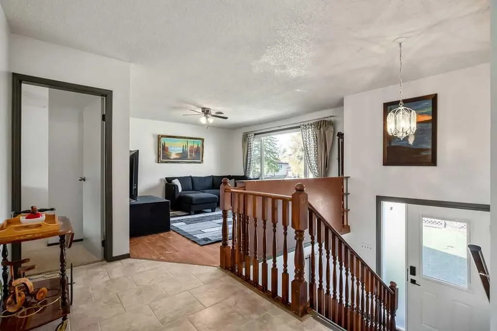 13 Park Road Strathmore AB T1P1H6